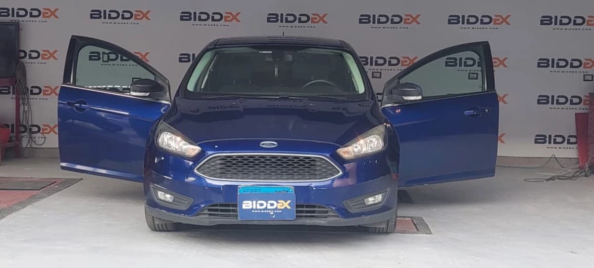 Ford Focus 2017 اول فئة  أزرق أوتوماتيك — مستعملة