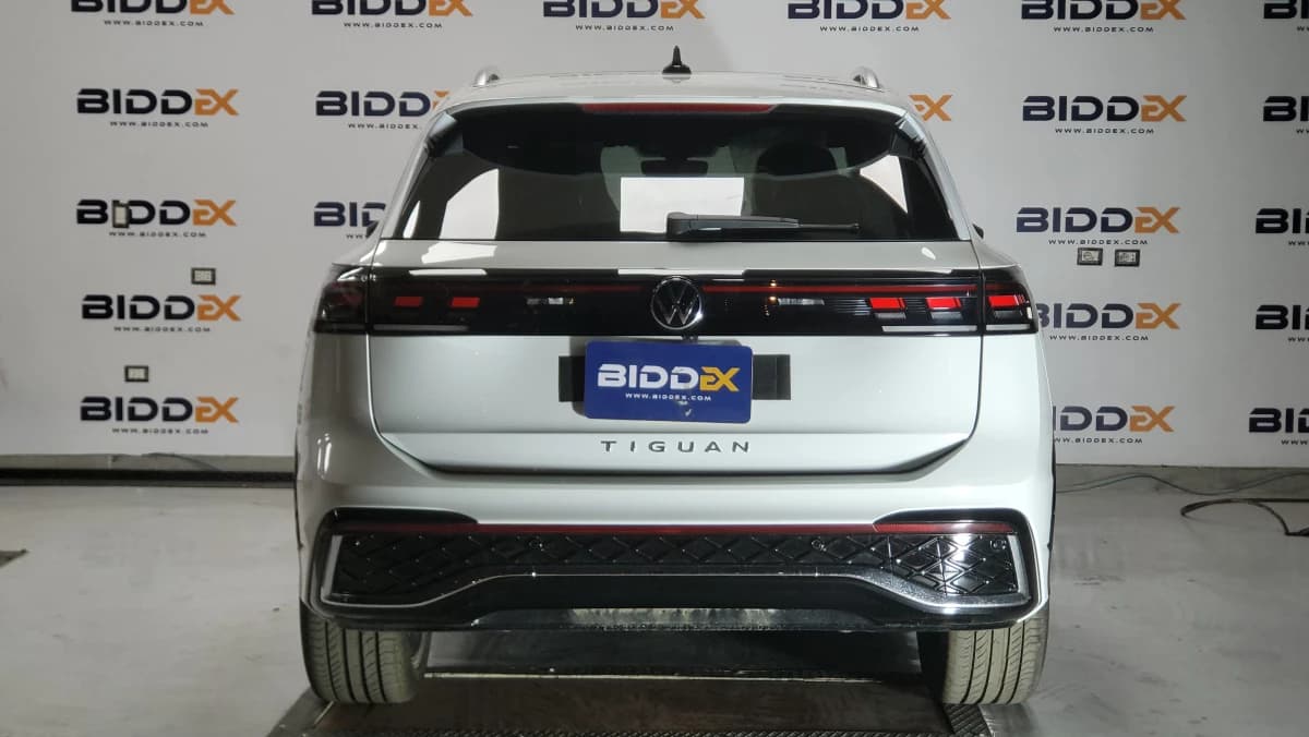 Volkswagen Tiguan 2024 ار لاين أبيض أوتوماتيك — جديدة
