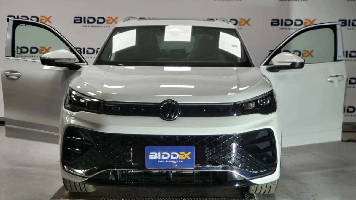 Volkswagen Tiguan 2024 ار لاين أبيض أوتوماتيك — جديدة