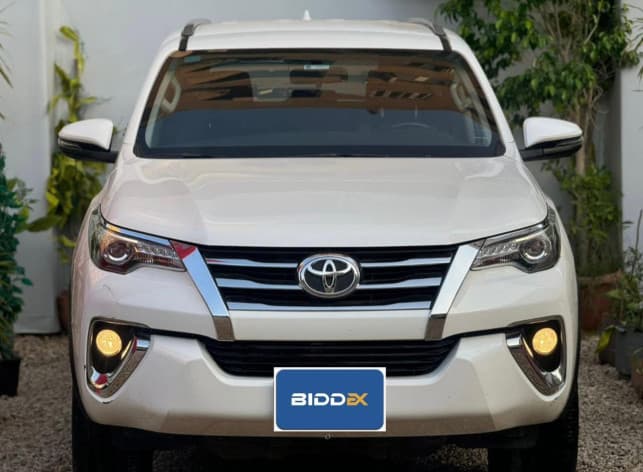 Toyota Fortuner 2021 بيج موتور 4000 أبيض أوتوماتيك — مستعملة