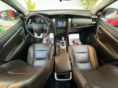 Toyota Fortuner 2021 بيج موتور 4000 أبيض أوتوماتيك — مستعملة - 4