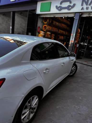 Renault Megane 2020 سيجنتشر  wo/wp أبيض أوتوماتيك — مستعملة - 4