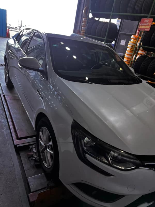 Renault Megane 2020 سيجنتشر  wo/wp أبيض أوتوماتيك — مستعملة