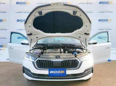 Skoda Octavia A8 2024 ستايل بلس أبيض أوتوماتيك — جديدة - 4