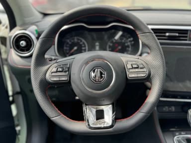 MG ZS 2025 كومفورت فضي أوتوماتيك — مستعملة - 2
