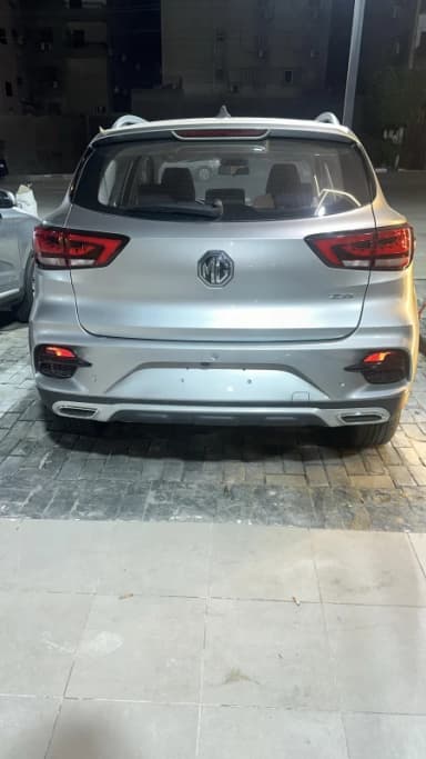 MG ZS 2025 كومفورت فضي أوتوماتيك — مستعملة - 3