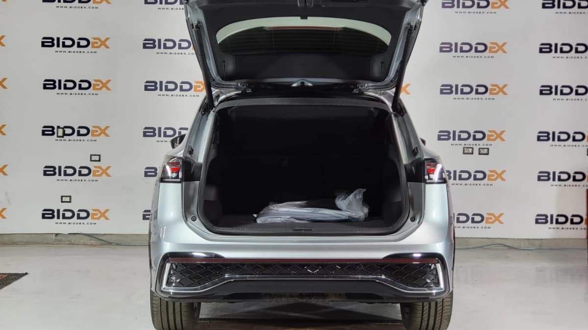 Volkswagen Tiguan 2025 ار لاين فضي أوتوماتيك — جديدة
