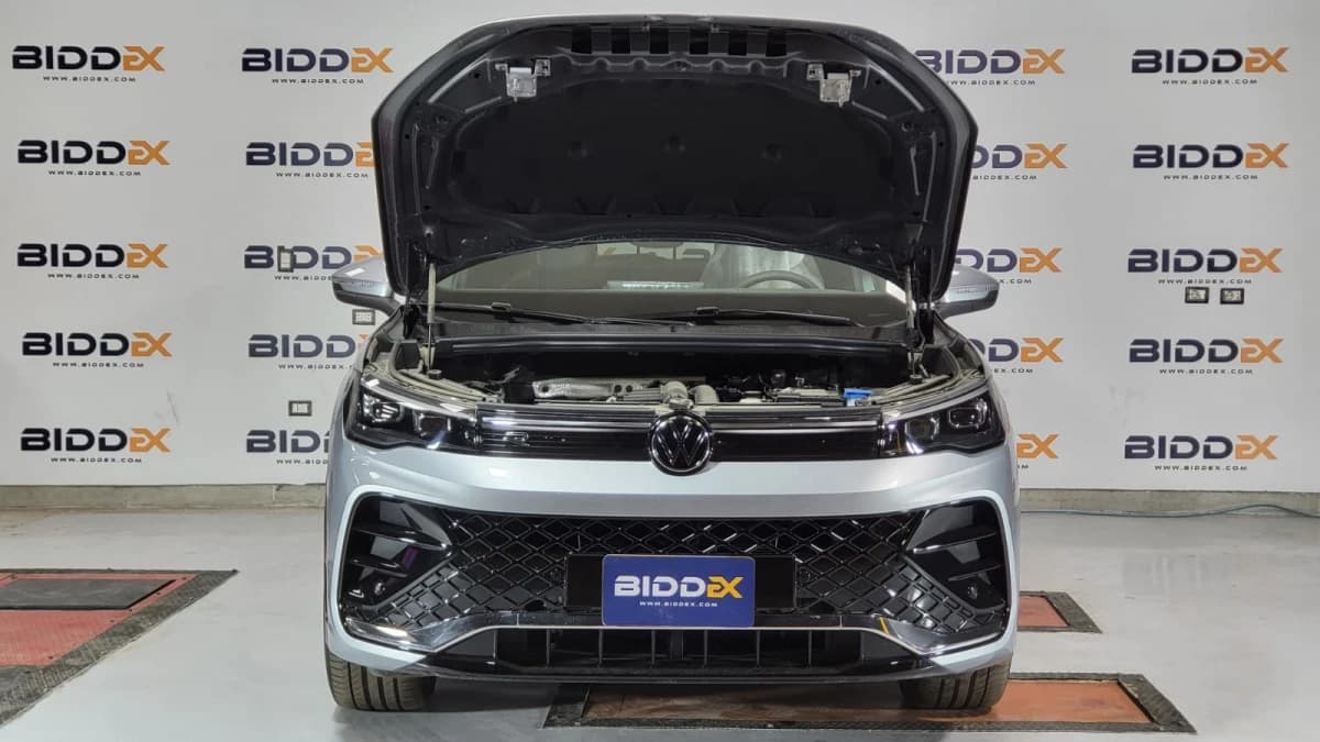 Volkswagen Tiguan 2025 ار لاين فضي أوتوماتيك — جديدة