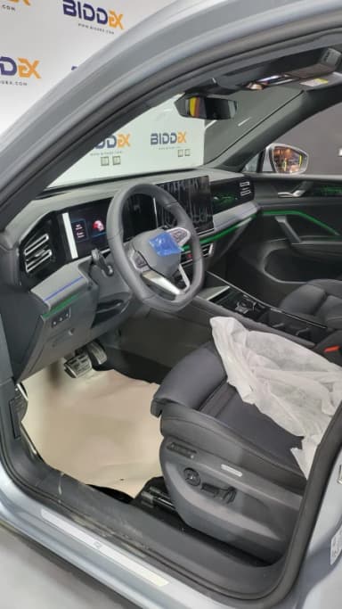 Volkswagen Tiguan 2024 ار لاين فضي أوتوماتيك — جديدة - 2