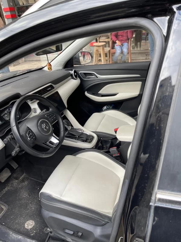MG ZS 2023 كومفورت أسود أوتوماتيك — مستعملة