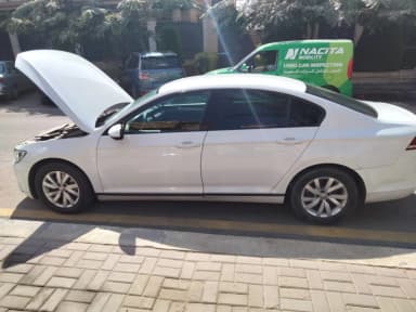 Volkswagen Passat 2018 تريند أبيض أوتوماتيك — مستعملة - 3