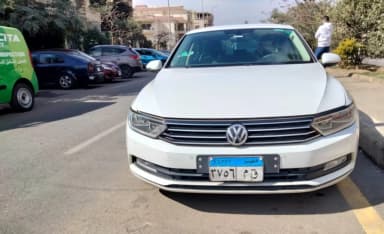 Volkswagen Passat 2018 تريند أبيض أوتوماتيك — مستعملة - 4
