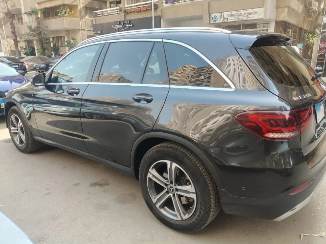 Mercedes-Benz GLC 200 2021 ايه ام جي رمادي أوتوماتيك — مستعملة