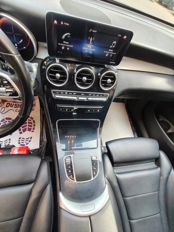 Mercedes-Benz GLC 200 2021 ايه ام جي رمادي أوتوماتيك — مستعملة