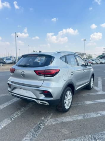 MG ZS 2025 كومفورت فضي أوتوماتيك — مستعملة - 1