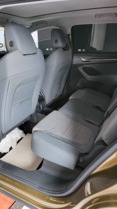 Skoda KODIAQ 2025 Lounge Gold Automatic — Used - 3