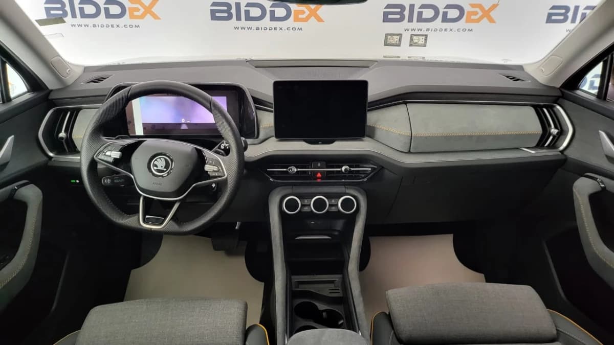 Skoda KODIAQ 2025 Lounge Gold Automatic — Used
