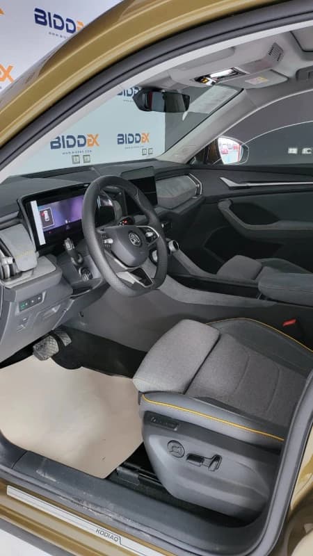 Skoda KODIAQ 2025 Lounge Gold Automatic — Used