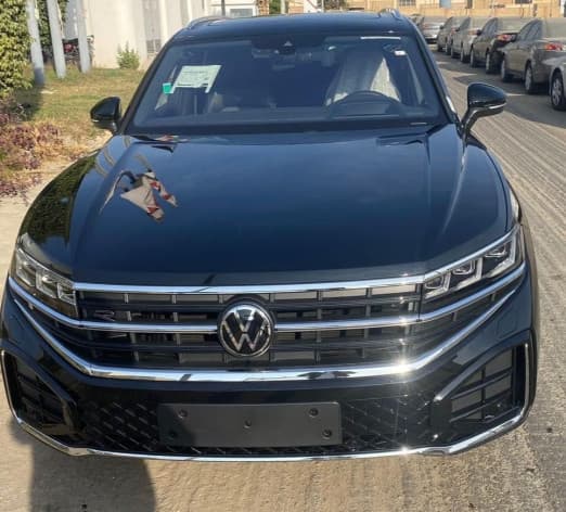 Volkswagen Touareg 2024 ار لاين أسود أوتوماتيك — جديدة