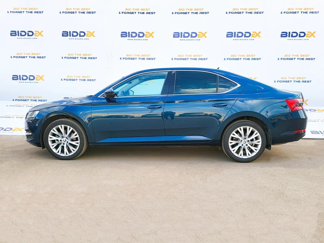 Skoda Superb 2024 امبيشن أزرق أوتوماتيك — مستعملة