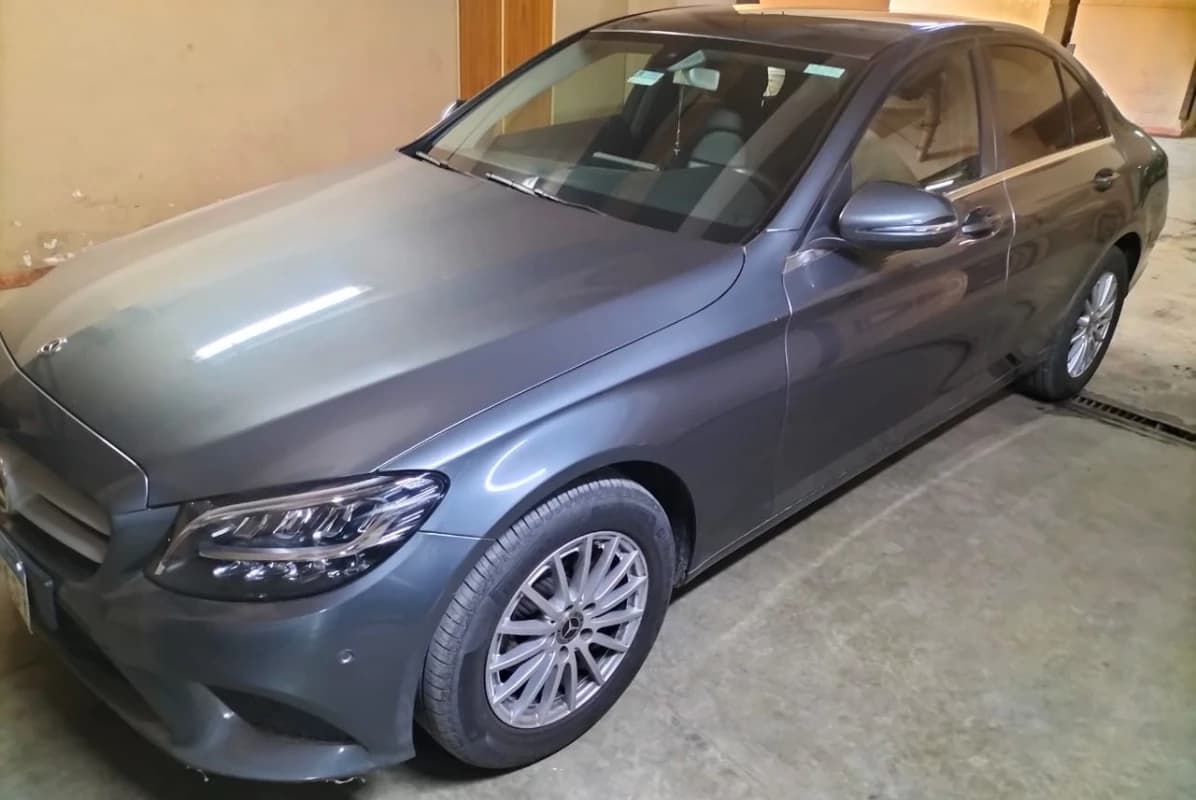Mercedes-Benz C180 2020 افنتجارد رمادي أوتوماتيك — مستعملة