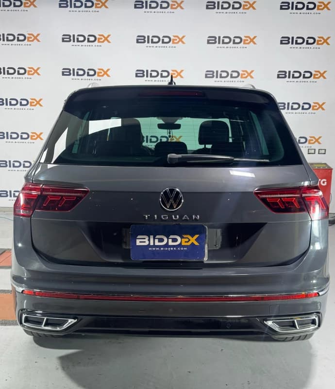 Volkswagen Tiguan 2021 ار لاين رمادي أوتوماتيك — مستعملة