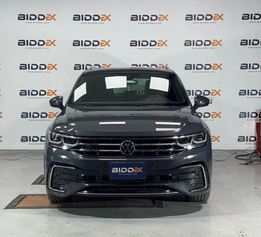 Volkswagen Tiguan 2021 ار لاين رمادي أوتوماتيك — مستعملة