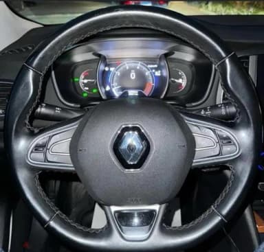 Renault Megane 2020 توب لاين  أسود أوتوماتيك — مستعملة - 2