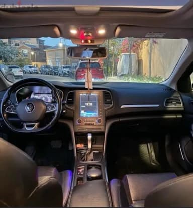 Renault Megane 2020 توب لاين  أسود أوتوماتيك — مستعملة - 4