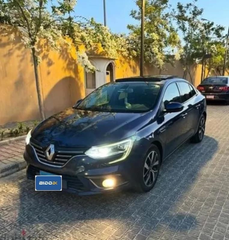 Renault Megane 2020 توب لاين  أسود أوتوماتيك — مستعملة