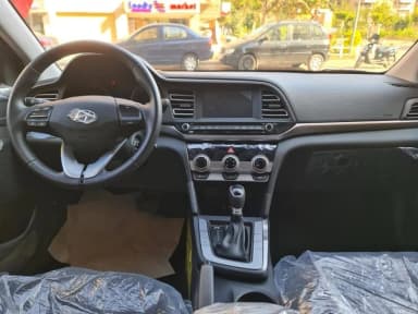 Hyundai Elantra AD 2025 Smart White Automatic — New - 3
