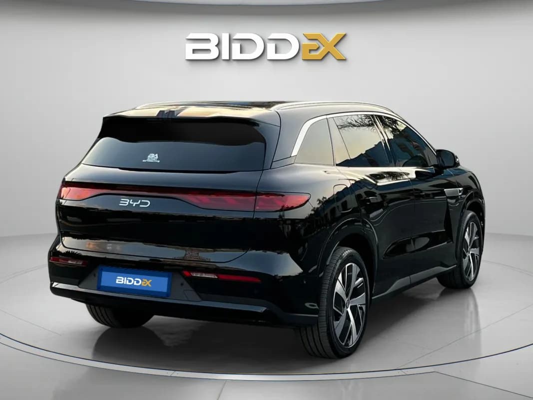 بي واي دي تانج ال 2025 فلاج شيب أسود أوتوماتيك — جديدة