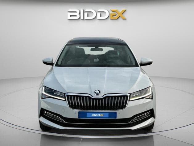 سكودا سوبرب 2025 امبيشن أبيض أوتوماتيك — جديدة - 1