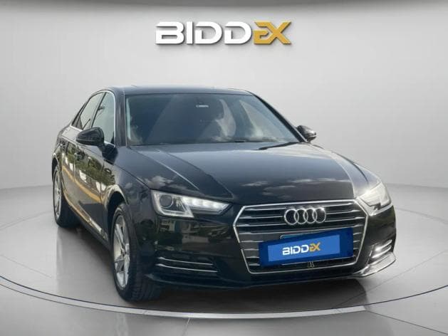 أودي A4 2016 اس لاين أسود أوتوماتيك — مستعملة - 1