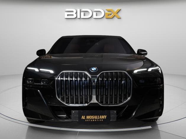 BMW I7 2025 E Drive 50 l M-sport Black Automatic — Used - 1