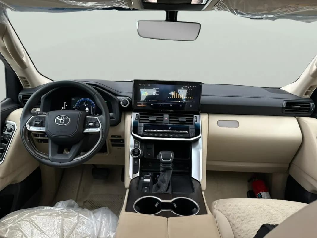 تويوتا لاند كروزر 2025