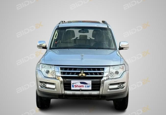 Mitsubishi Pajero 2018 Highline Silver Automatic — Used - 1