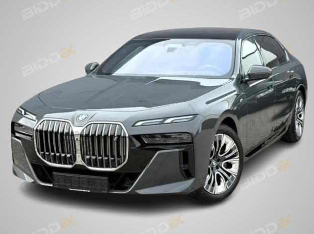 BMW I7 2024 E Drive 50 l M-sport Gray Automatic — Used - 1