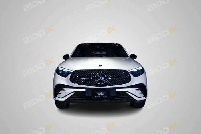 مرسيدس بنز GLC 300 2025 كوبيه أبيض أوتوماتيك — جديدة - 1