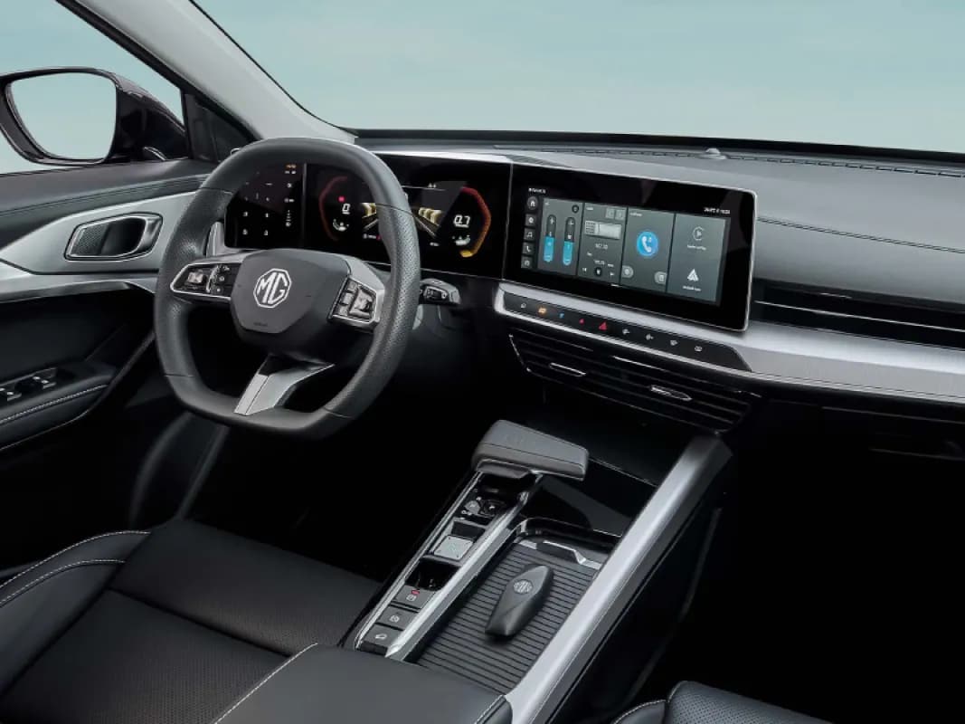 ام جي وان 2026 لاكشري أسود أوتوماتيك — جديدة