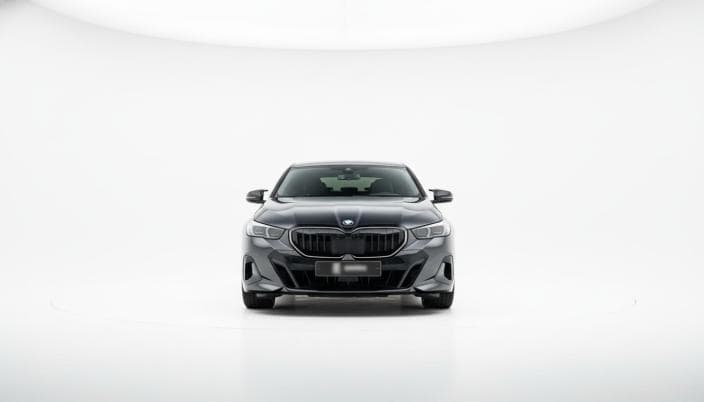 BMW 520i 2025 M Sport Gray Automatic — Used - 1