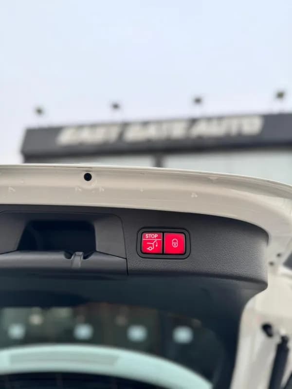 مرسيدس بنز GLA 200 2026 ايه ام جي أبيض أوتوماتيك — جديدة