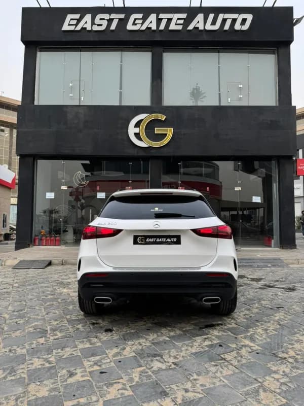 مرسيدس بنز GLA 200 2026 ايه ام جي أبيض أوتوماتيك — جديدة