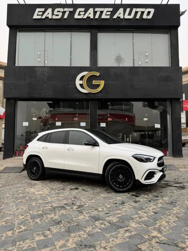 مرسيدس بنز GLA 200 2026 ايه ام جي أبيض أوتوماتيك — جديدة