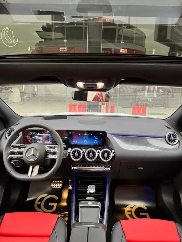 مرسيدس بنز GLA 200 2026 ايه ام جي أبيض أوتوماتيك — جديدة