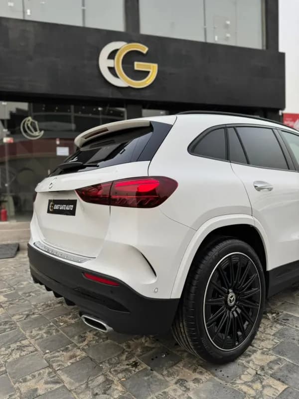 مرسيدس بنز GLA 200 2026 ايه ام جي أبيض أوتوماتيك — جديدة