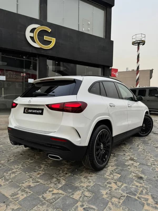 مرسيدس بنز GLA 200 2026 ايه ام جي أبيض أوتوماتيك — جديدة