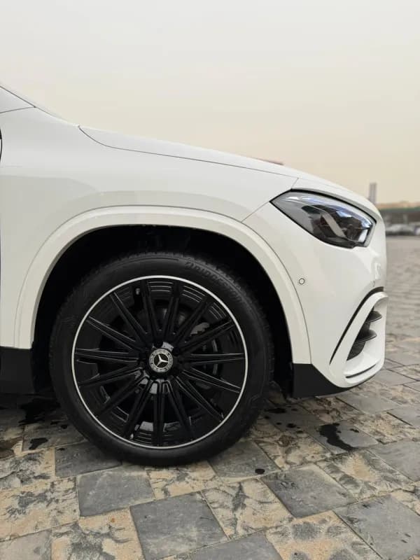مرسيدس بنز GLA 200 2026 ايه ام جي أبيض أوتوماتيك — جديدة