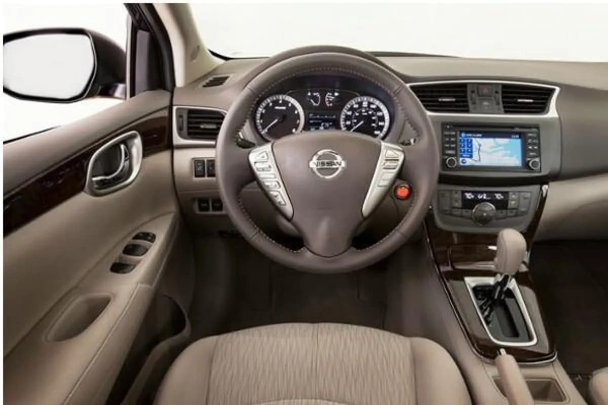 Nissan Sentra 2026 Highline Silver Automatic — New