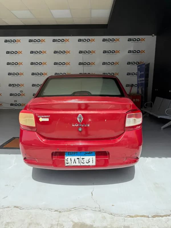 رينو لوجن 2015 هاي لاين أحمر غامق مانيوال — مستعملة